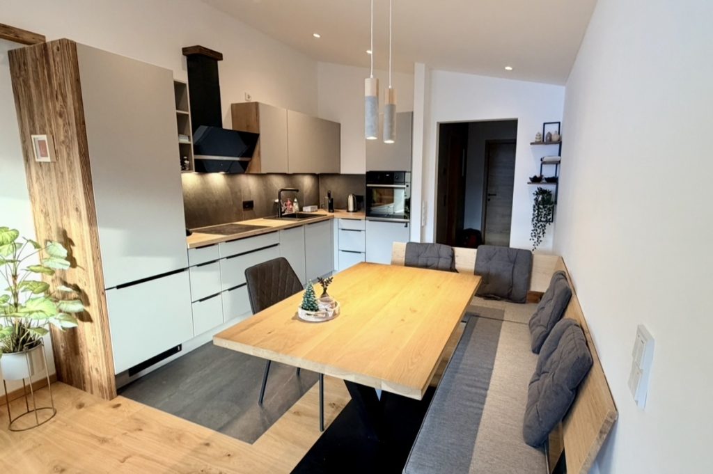 Eethoek en luxe complete keuken